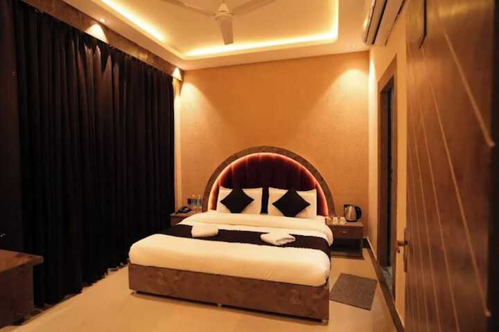 Room 2 of 12