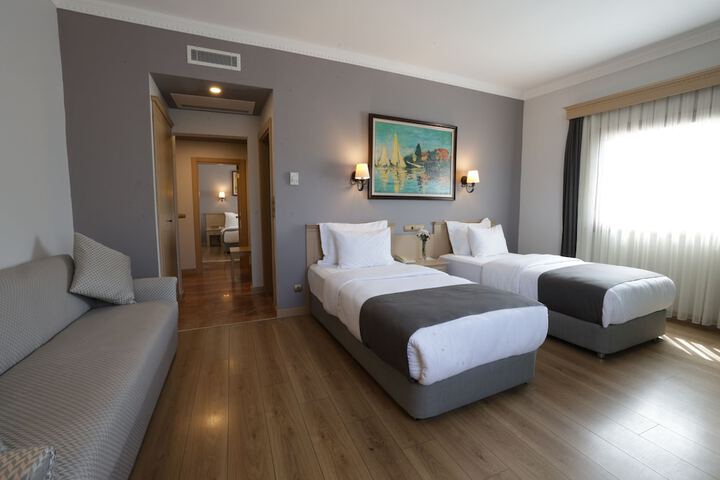 Room 30 of 64