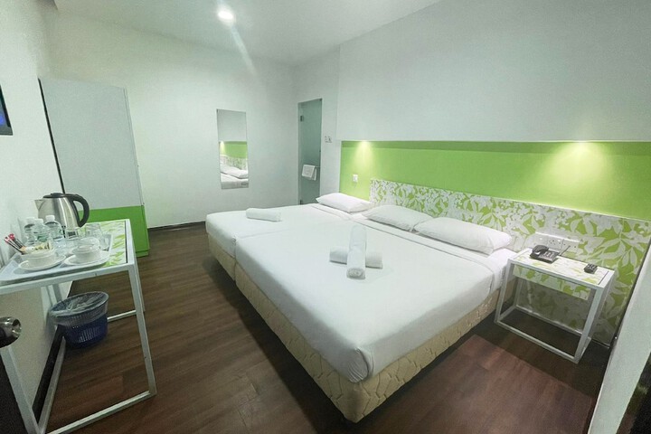 Room 12 of 23