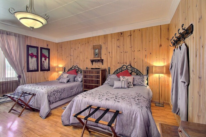 Room 17 of 42