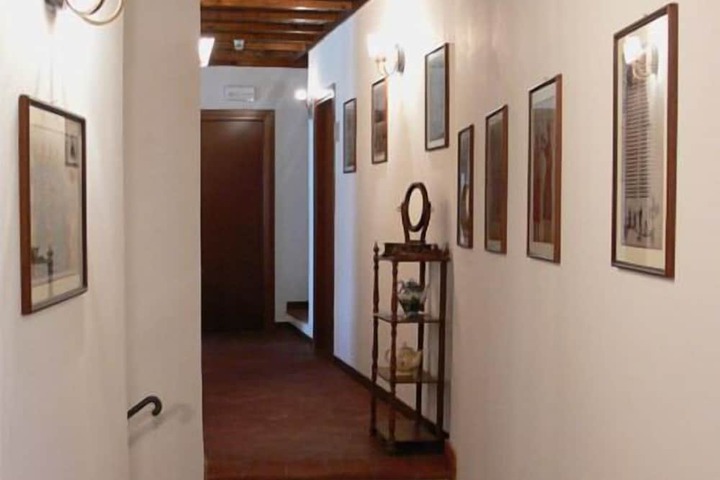 Ballroom/Hall 27 of 46