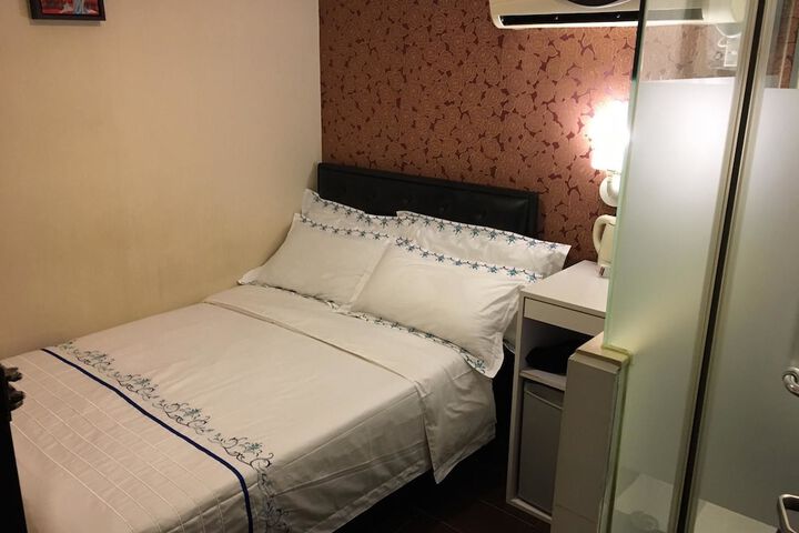 Room 42 of 73