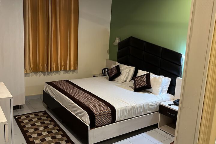 Room 32 of 56