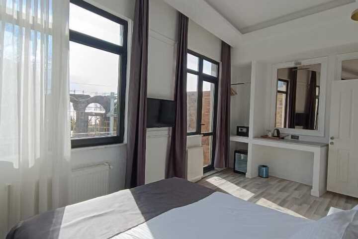 Room 46 of 85