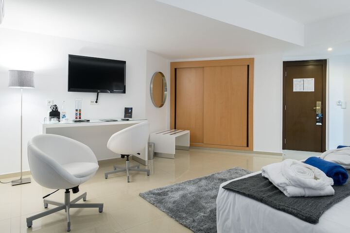 Room 19 of 112