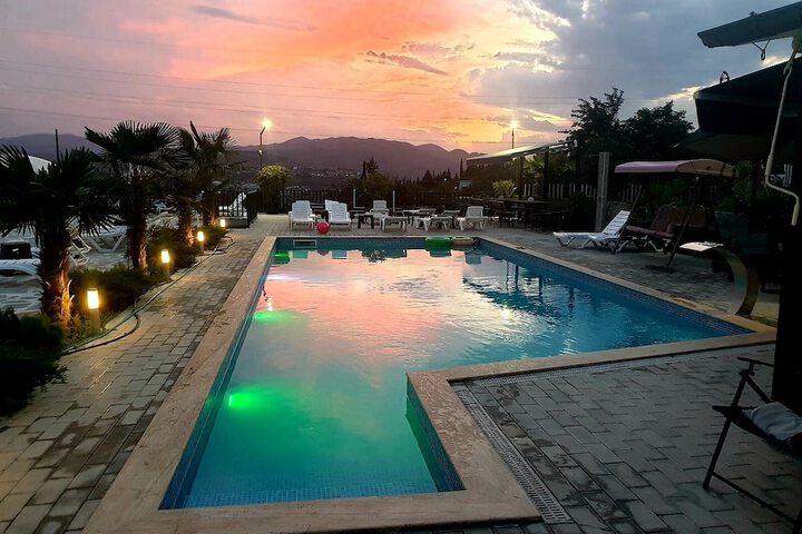 Pool 19 of 55