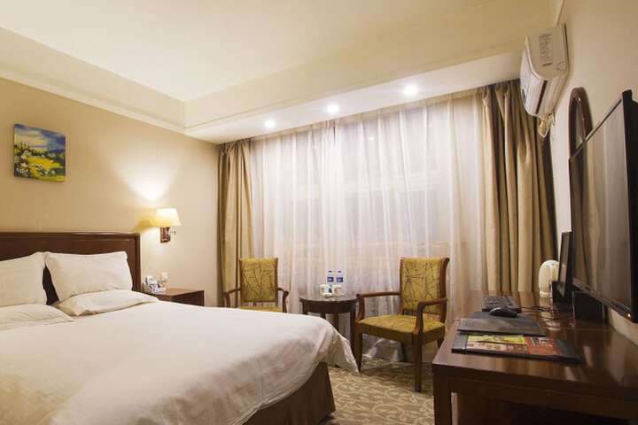 Room 10 of 27