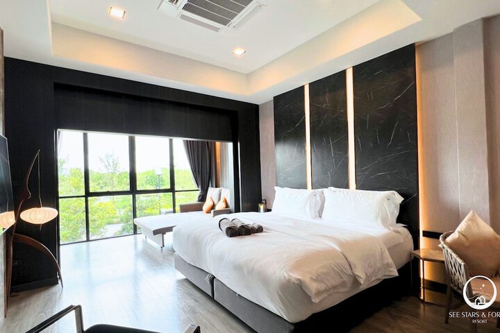 Room 34 of 255