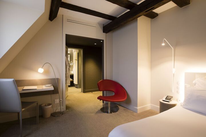 Room 8 of 54