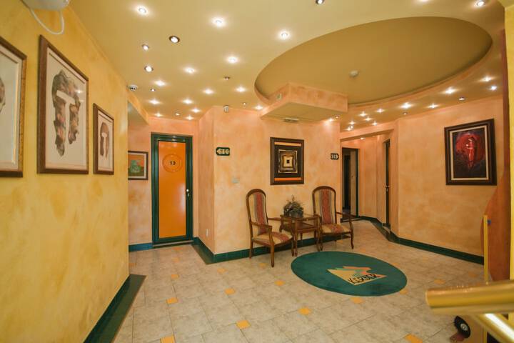 Ballroom/Hall 54 of 58