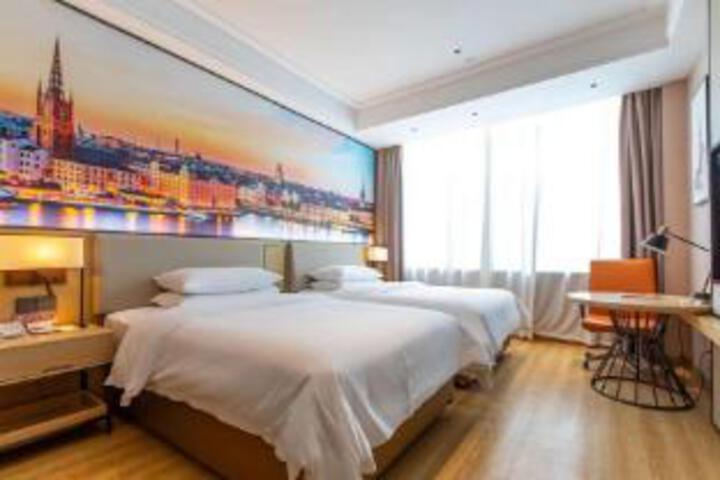 Room 4 of 6