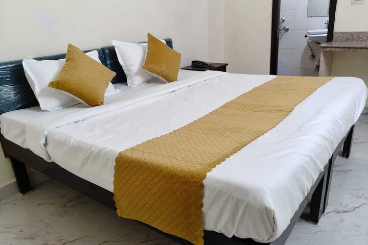 Room 15 of 22