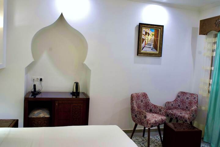 Room 6 of 48