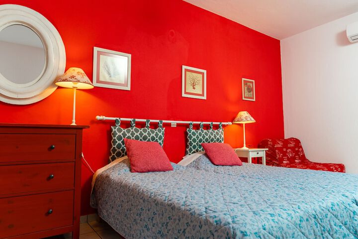 Room 4 of 37