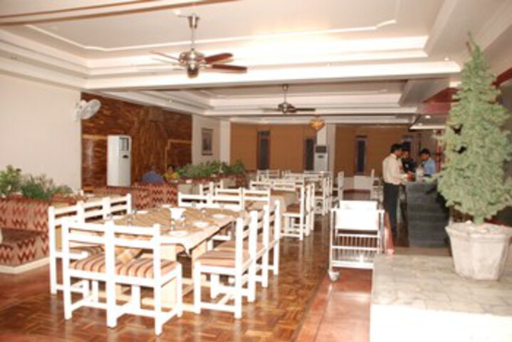 Dining 19 of 26