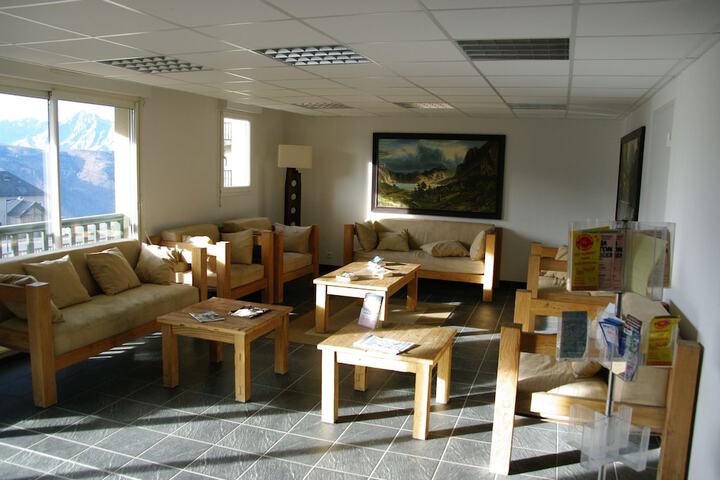 Room 4 of 12