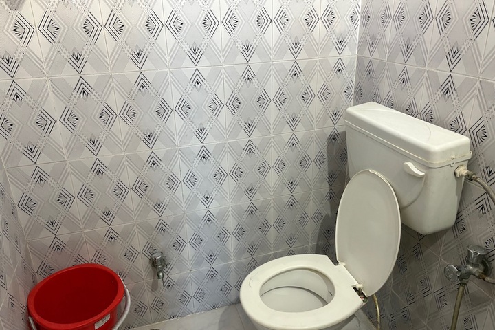 Room 11 of 15