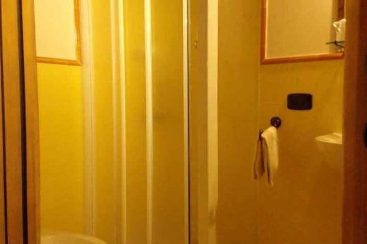 Room 12 of 22