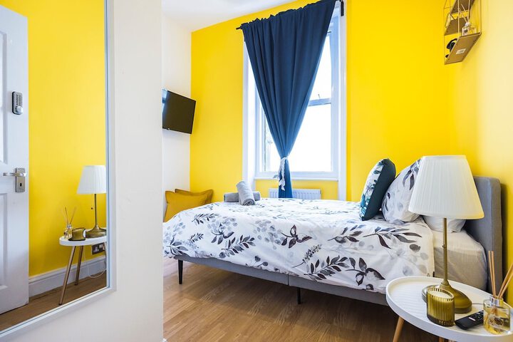 Room 7 of 15