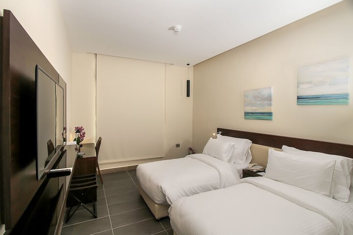 Room 6 of 45