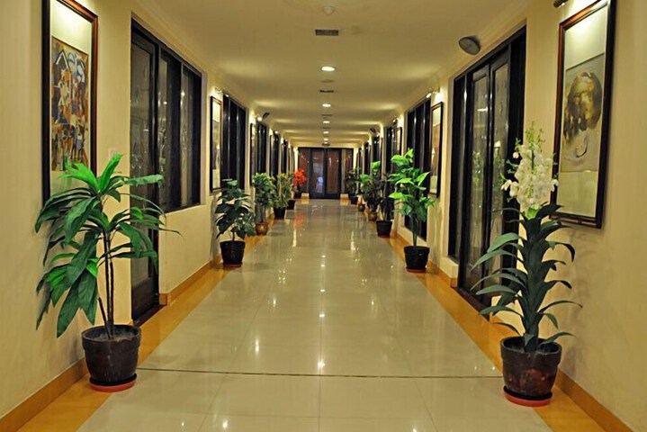 Ballroom/Hall 55 of 65