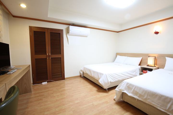 Room 15 of 60