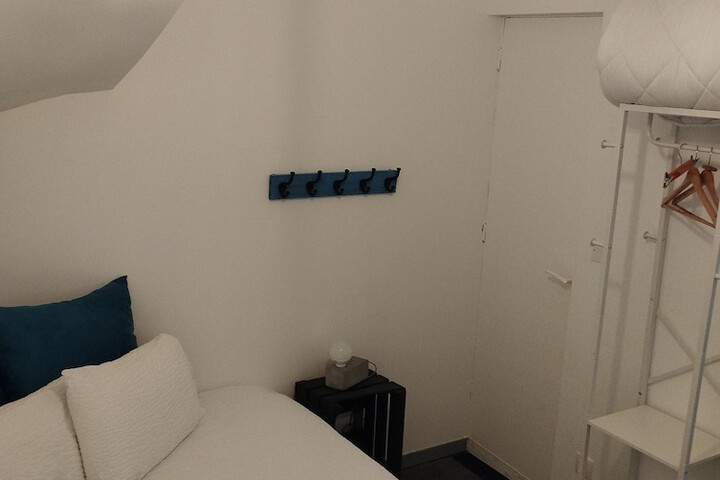 Room 70 of 98