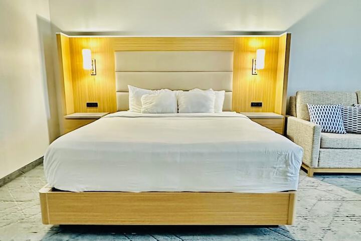 Room 10 of 29