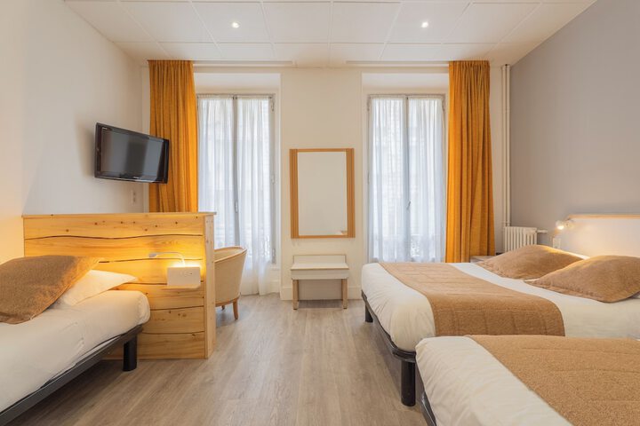 Room 46 of 100