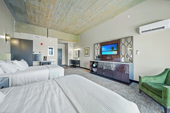Room 5 of 65