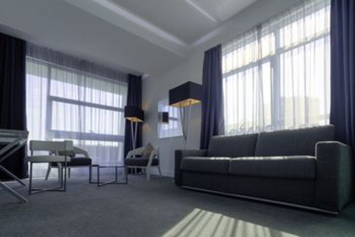 Room 104 of 112