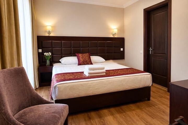 Room 16 of 30