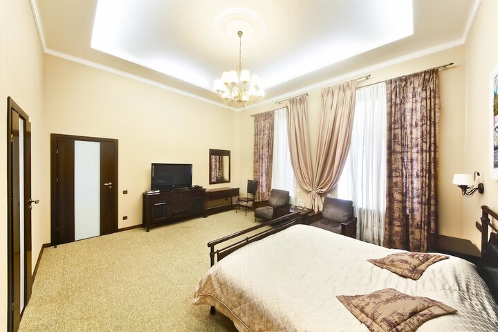 Room 15 of 89