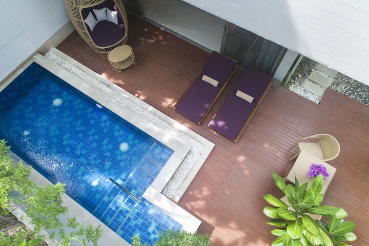 Pool 62 of 110