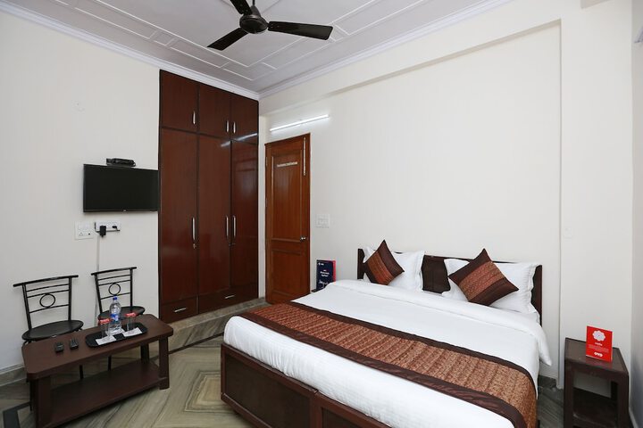 Room 12 of 21