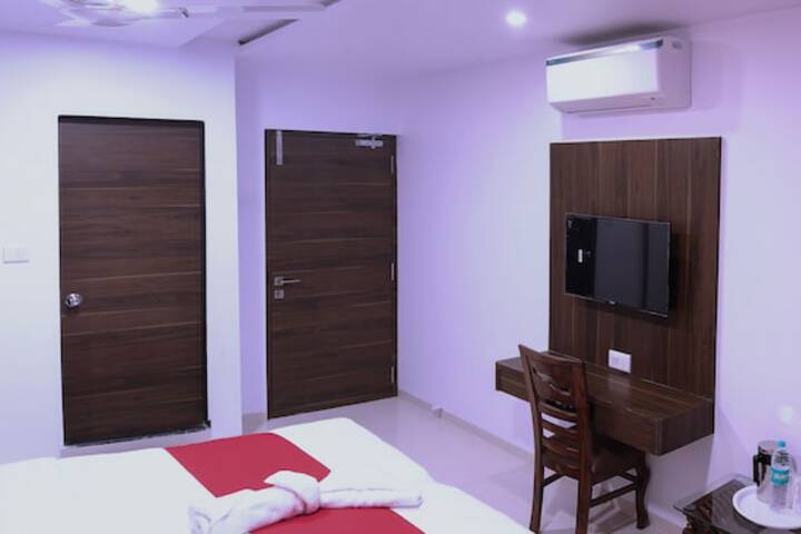 Room 15 of 36