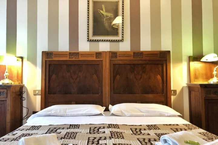 Room 15 of 106