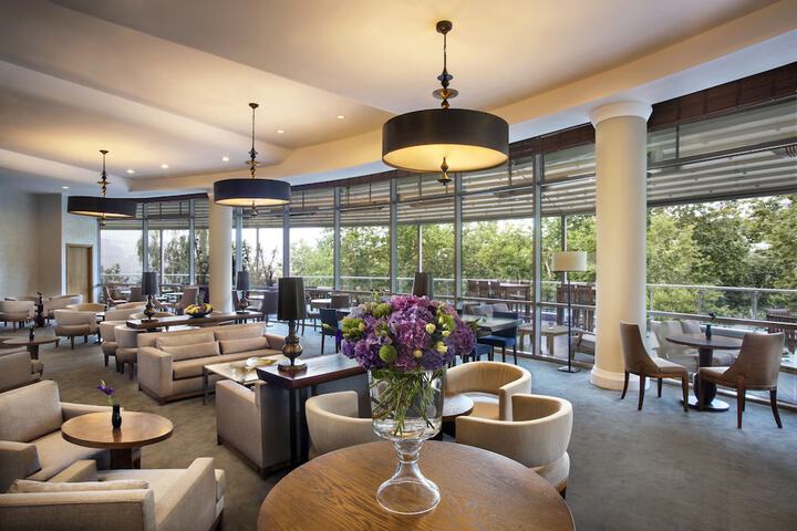 Entrance & Lobby