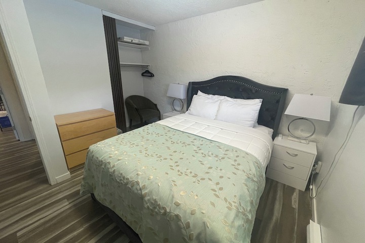 Room 30 of 61