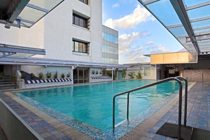 Pool Hotel