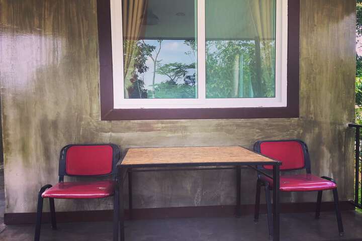 Room 10 of 27