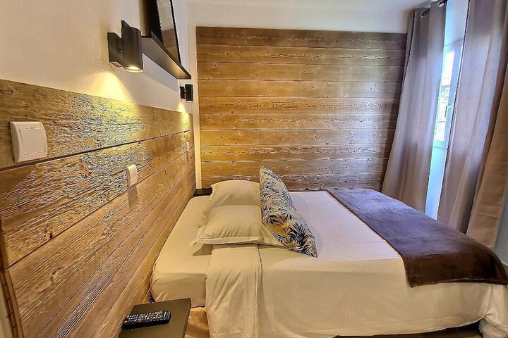 Room 3 of 23