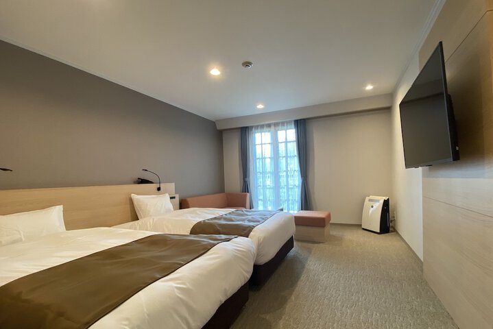 Room 7 of 48