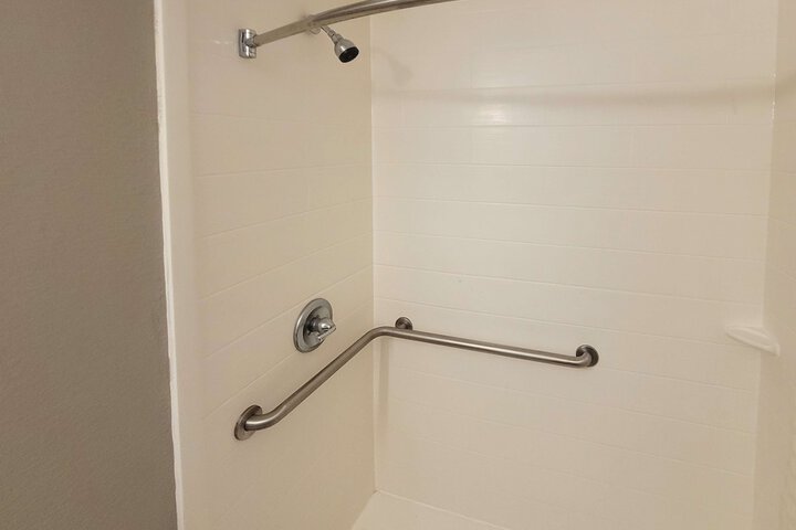1 King Bed Accessible (2 of 8)