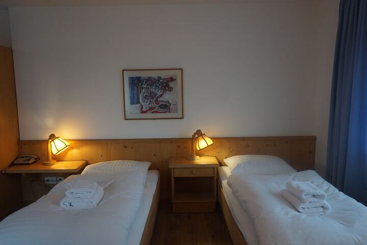 Room 10 of 23
