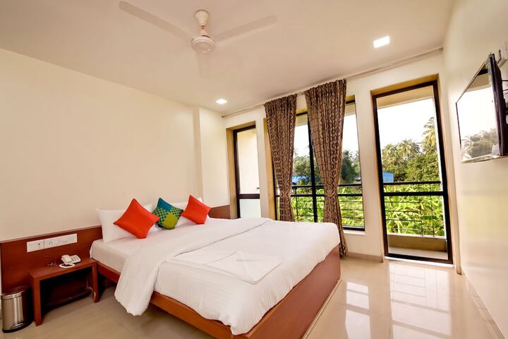 Room 4 of 30
