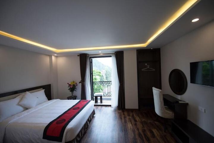 Room 9 of 52