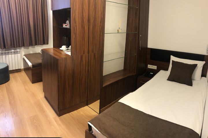 Room 7 of 23