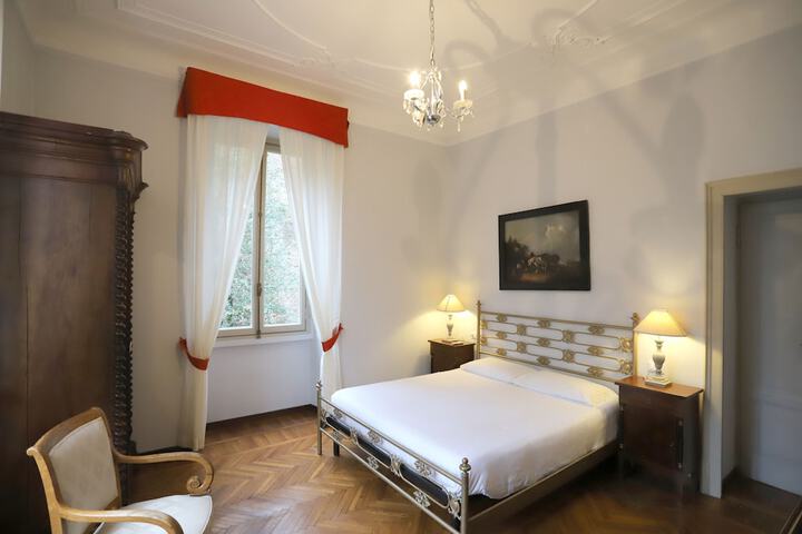 Room 40 of 93
