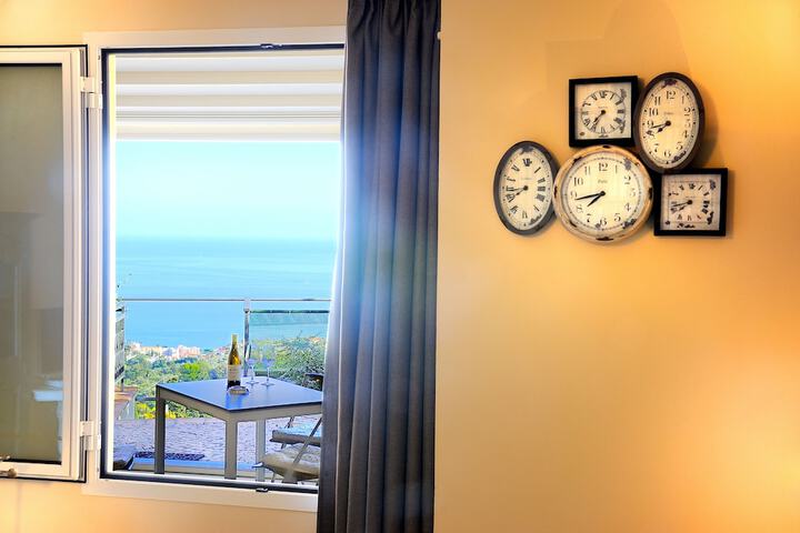 Room 16 of 36